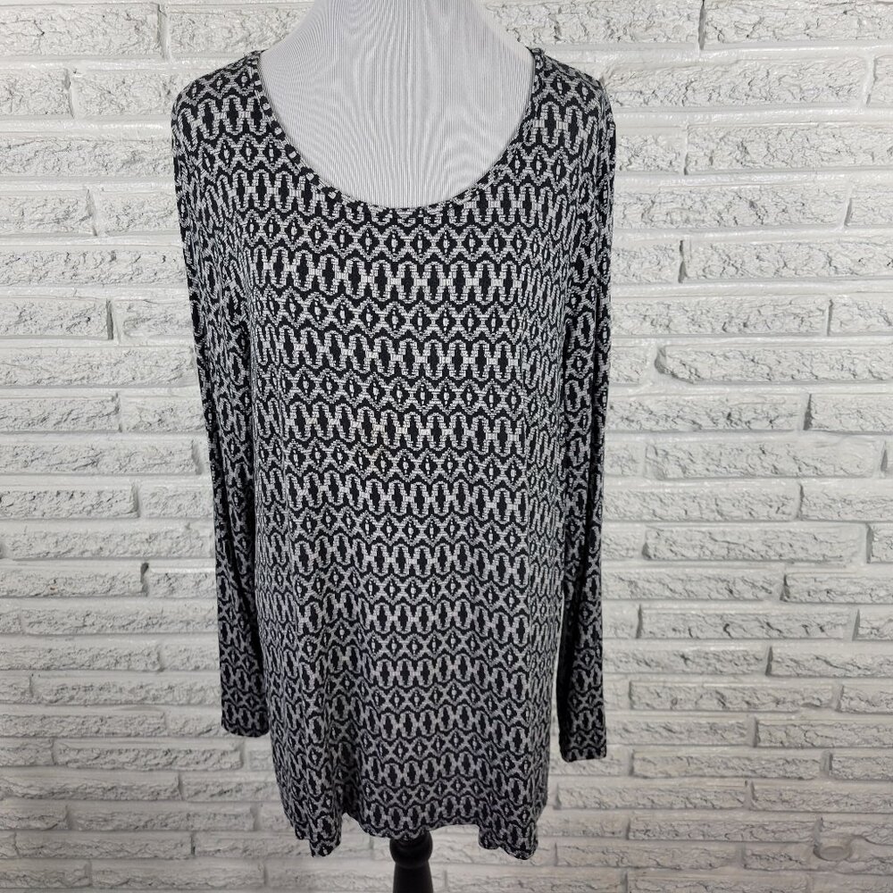 Old Navy Women's XL Tunic Top Black White Geometric Long Sleeve GEO274E
